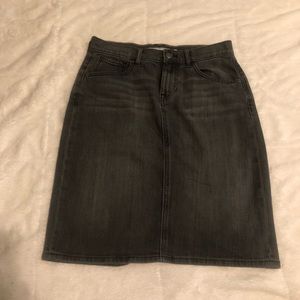 Old Navy Faded Black Denim Skirt - Size 6
